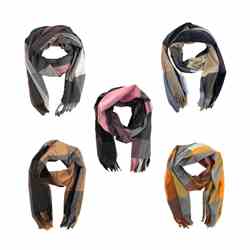 Szalik damski w kratę z frędzlami